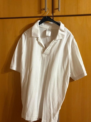 B&C Collection Unisex Polo Shirt Size M like new, white, short sleeve