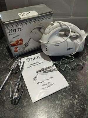 Bruni SH-201 hand mixer used with 2 types of beaters