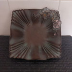 Table ceramic decor with embossed flower design new