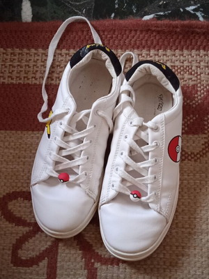 Zara Pokémon Athletic Shoes size 36 used, white