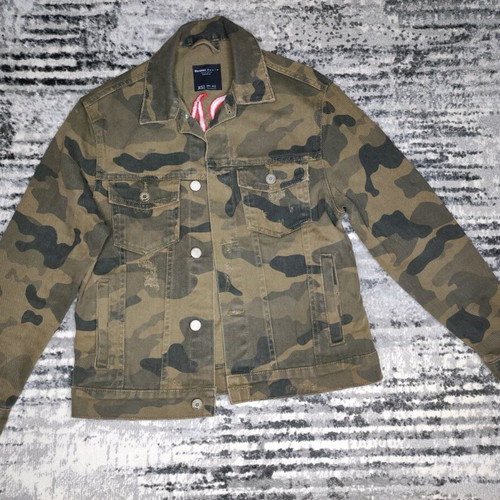 Bershka men's camo denim jacket like new, green XS