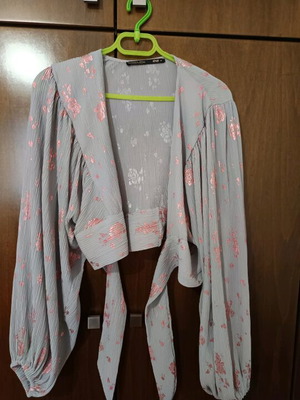 Nidodileda top size medium like new, purple silver