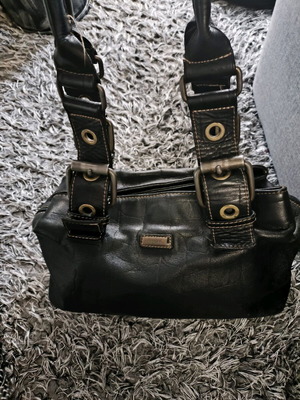 Кожена чанта за рамо Thiros в черно, като нова