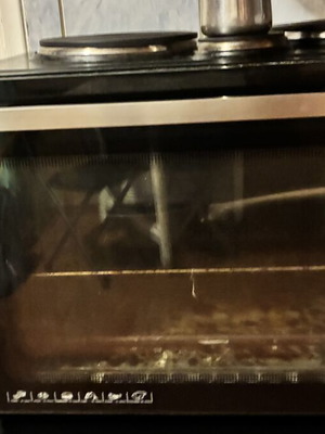 United EO 9739 student oven used, middle burner repairable