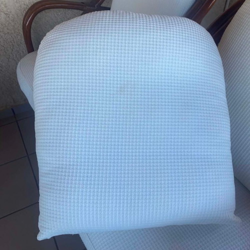 Bamboo chairs set of 4 like new with washable cushions