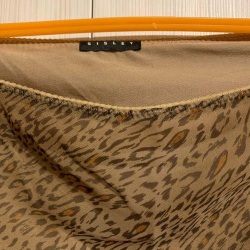 Sisley animal print skirt used with elastic waist
