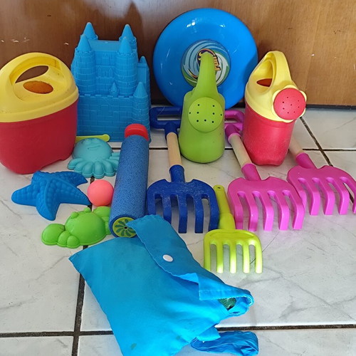 Complete Beach Set with 2 Intex Mattresses and Sand Toys like new