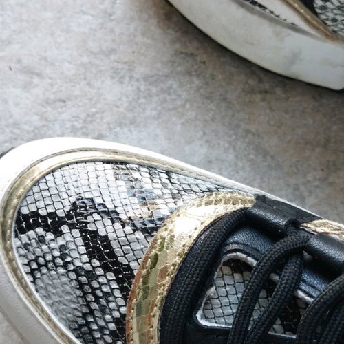 Sneakers size 40 in excellent condition