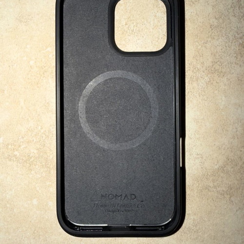 iPhone 16 Pro Max Nomad Modern Leather Case like new, black