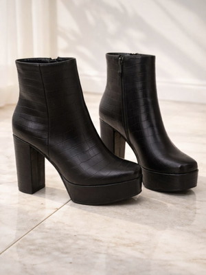 Alta Moda leather ankle boots black like new, size 38