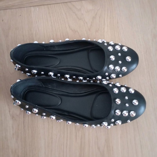 Ballerinas with silver studs size 39 like new, black