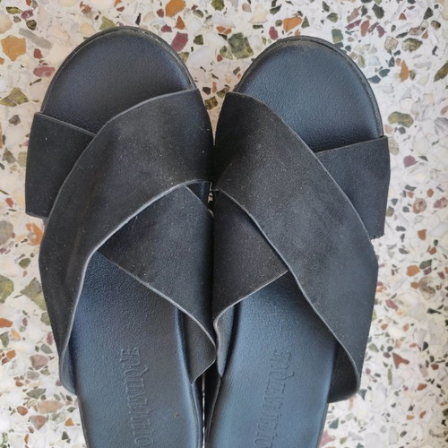 Flatforms women's shoes size 38 black like new