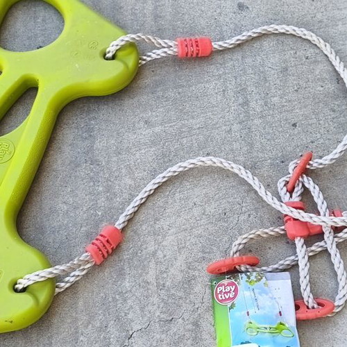 Play Tive Tree Swing new