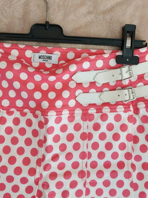 Vintage Moschino skirt like new, white and pink