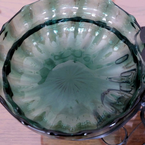 Vintage glassware like new with decorative and functional features