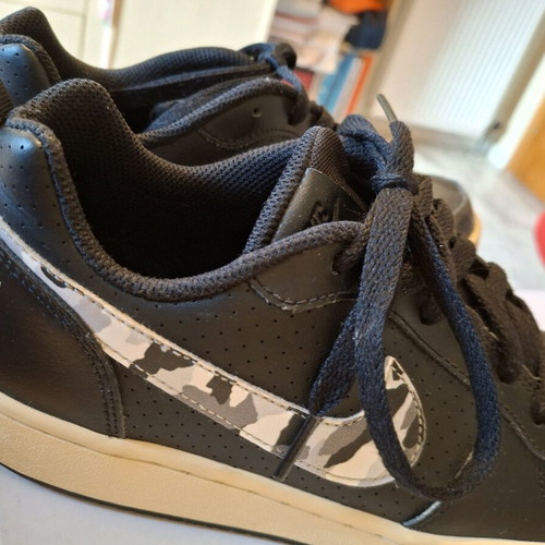 Nike low used black athletic shoes size 38.5