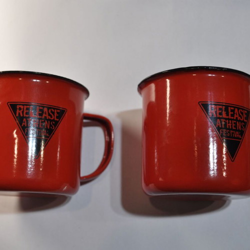 Set of 2 retro metal enamel mugs new, 350 ml