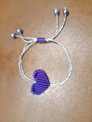 Macrame heart bracelet new, purple