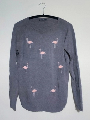 Grey long-sleeve sweater with embroidered pink flamingos like new, size S/M
