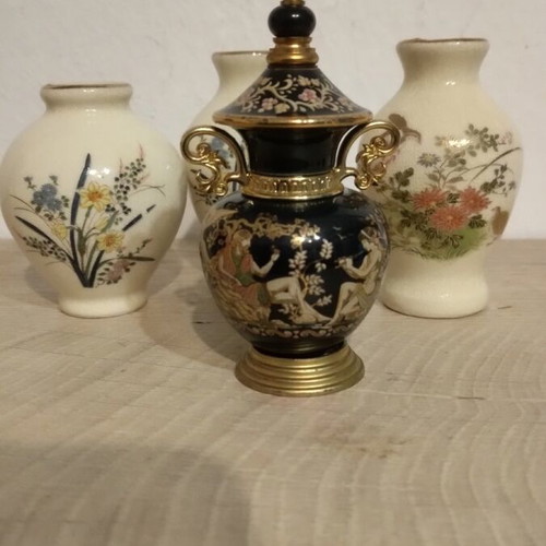 Miniature vase set like new, 4 porcelain pieces
