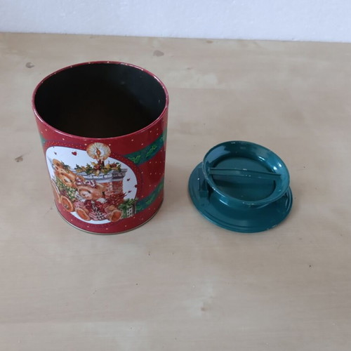 Vintage Christmas metal tin Giftco used