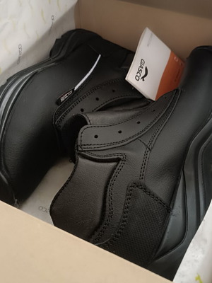 Giasco electrician safety boots size 43, new, black