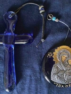 Αναμνηστικά από Τήνο σετ σταυρός και εικόνα φυσητό γυαλί καινούργια