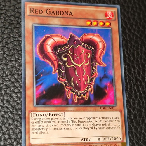 Red Gardna Yu-Gi-Oh Card like new