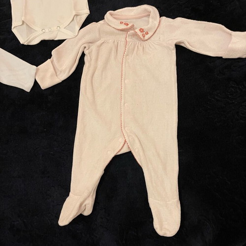 Baby bodysuits and rompers used, pack of 7 for 1-3 months old