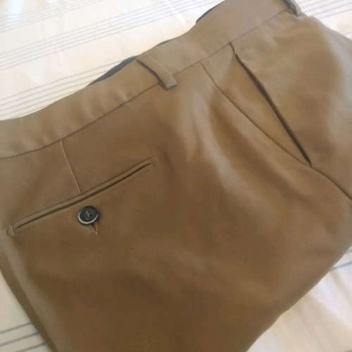 Uterque pants like new khaki/olive color, straight fit, size XL