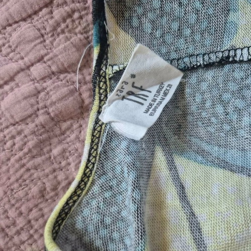 Zara Printed Blouse with Side Points Size M like new