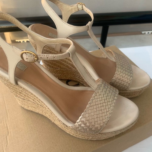 Ugg Australia beige platform sandals used, size 40