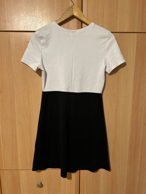 Zara dress size Medium like new, black and white