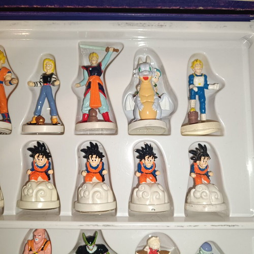 DeAgostini Dragon Ball Z chess set