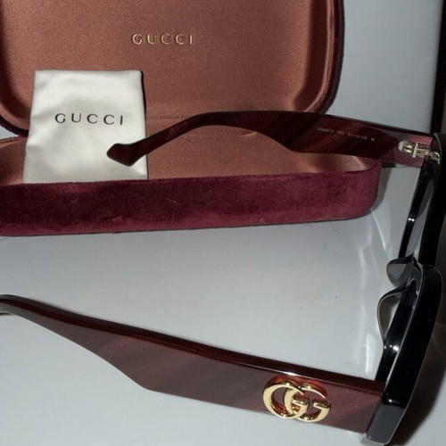 Gucci women's sunglasses new with full packaging