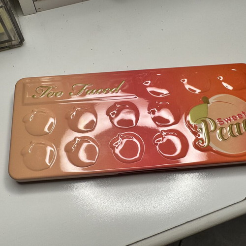 Too Faced Sweet Peach Palette like new