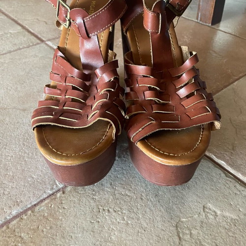 Migato platform sandals like new, size 40, brown with wooden heel