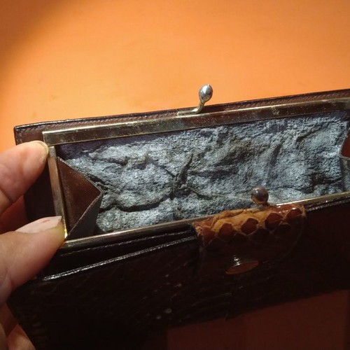 Leather women's wallet used with coin and banknote compartments