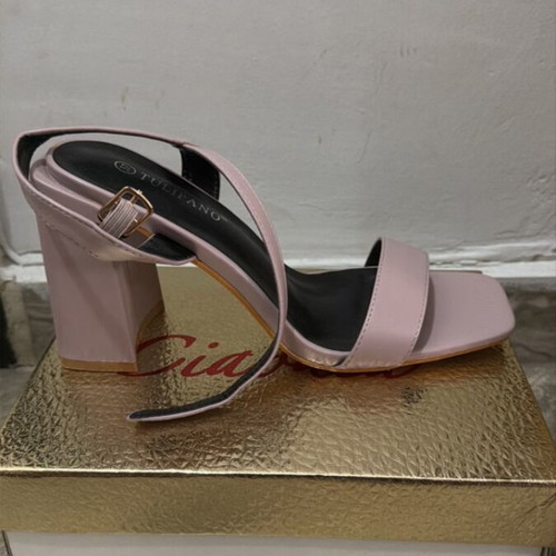 Lilac sandals size 37 with 9 cm heel like new