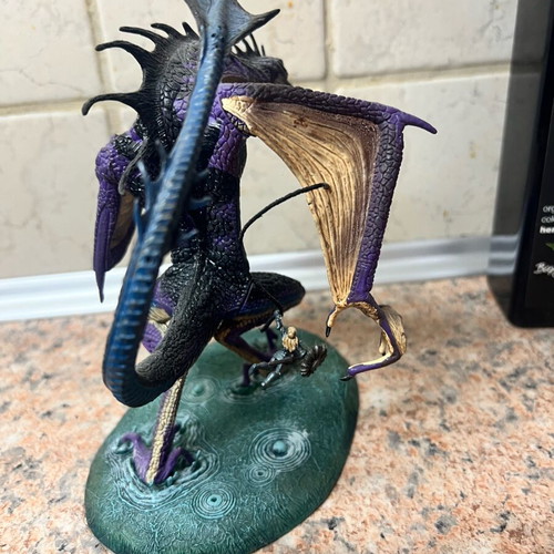 Wyvern miniature like new, painted with custom base