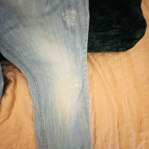 Pull & Bear women's jeans like new with colorful buttons, relaxed fit