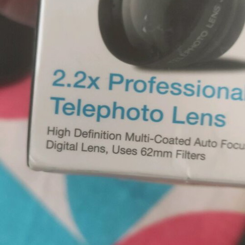 Vivitar 2.2 Teleconverter like new with case