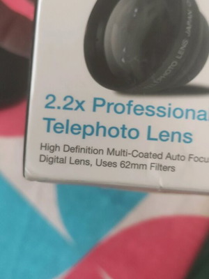 Vivitar 2.2 Teleconverter like new with case