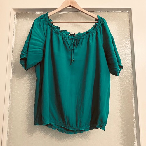 Women's blouse green XLarge Dina like new