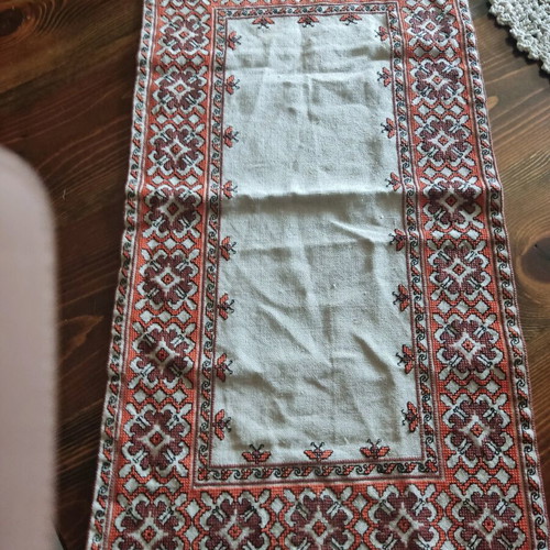 Handmade Vintage Table Runner with Geometric Patterns in Brick and Brown, like new