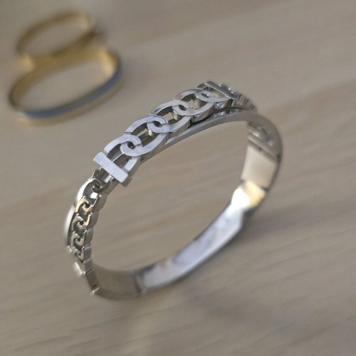 Stainless steel bracelets like new, set of 3, gold and silver colors