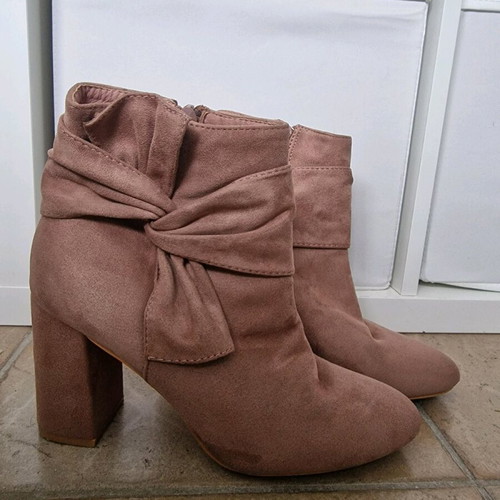 Pink boots type castor used, size 39