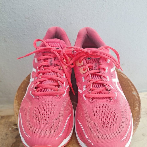 Asics GT-2000 7 running shoes, size 42, pink and white