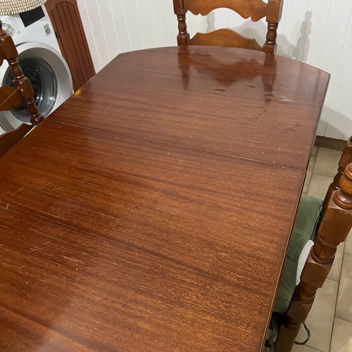 Kitchen table used with 4 chairs and extension