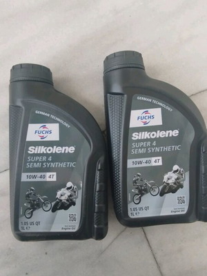 Λάδια Fuchs Silkolene Super 4T 10w40 ημισυνθετικά, πακέτο 2 μονολίτρων καινούργια